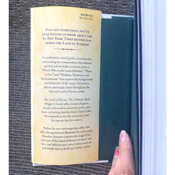 SIGNED The Land of Stories: The Ultimate Book Hugger's Guide 1st CHRIS COLFER - Picture 5 of 8